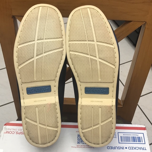 Sperry Top-Sider sizing 12/M blue white stitching used - Picture 11 of 14